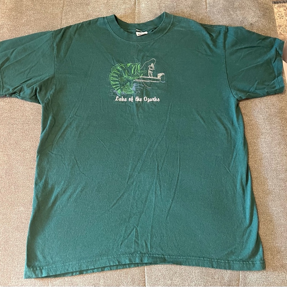 Vtg Lake Of The Ozark Embroidered Tshirt Size Large Green Fishing